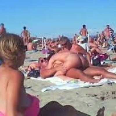 Couple Fucks At The Beach - public sex